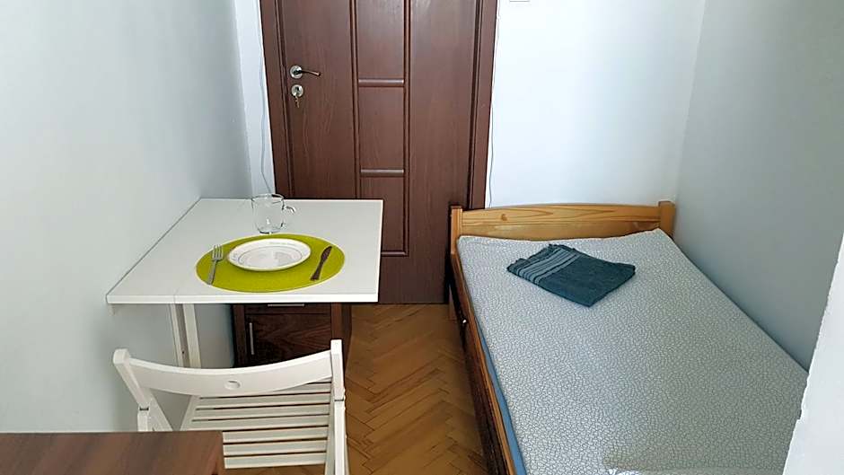 Niebieski Meander Pokoje blisko metra