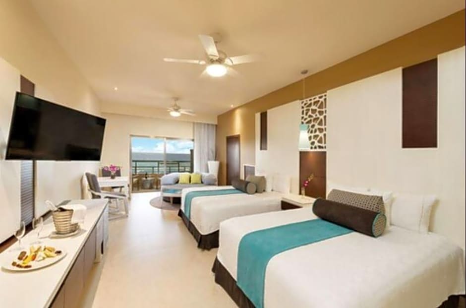 El Dorado Seaside Suites - Catamaran Cenote & More Inclusive- Adults Only