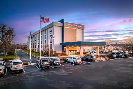 Hampton Inn By Hilton Long Island/Commack