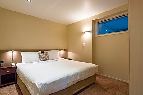 Two-Bedroom Apartment - Water Front