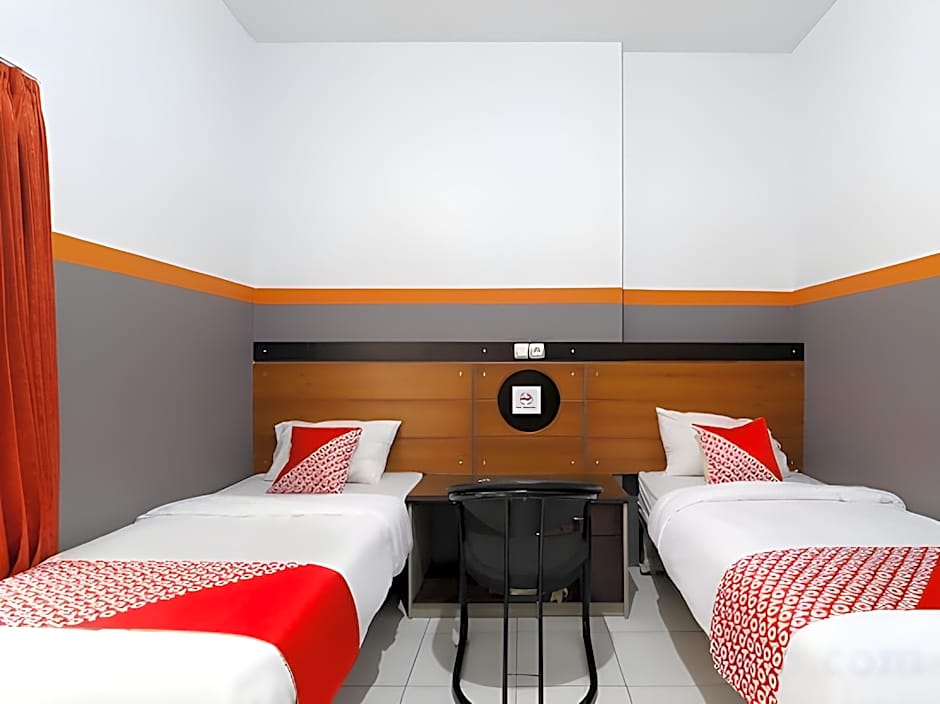 RedDoorz @ Merdeka Street Garut