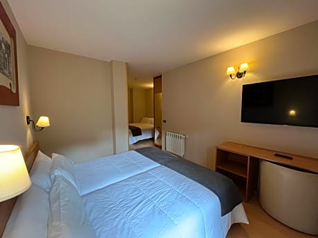 Family Room (4 Adults)