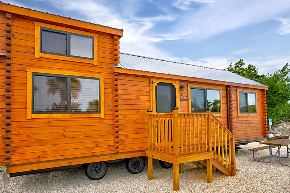 Cabins at Bonefish Bay