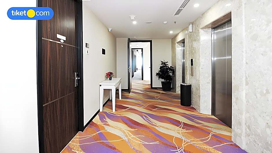 Travellers Hotel Phinisi