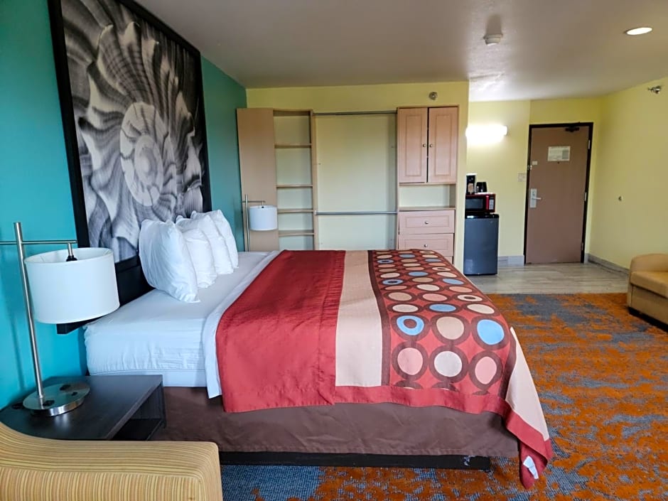 Super 8 by Wyndham Clearwater/St. Petersburg Airport