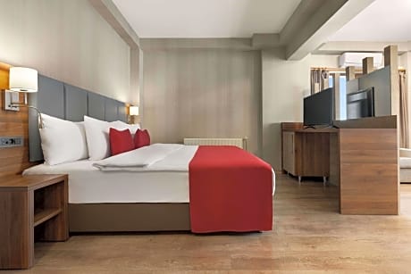 1 King Bed Junior Suite Non-Smoking