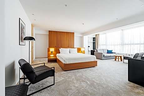 Luxe Suite with Sea View