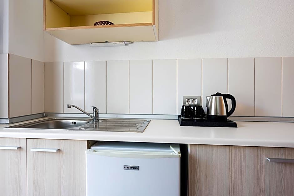 Terinikos Sunny Garden Hotel & Junior Suites New Renovation 2025