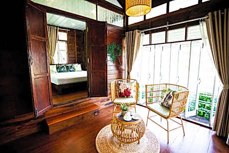 Deluxe King Suite