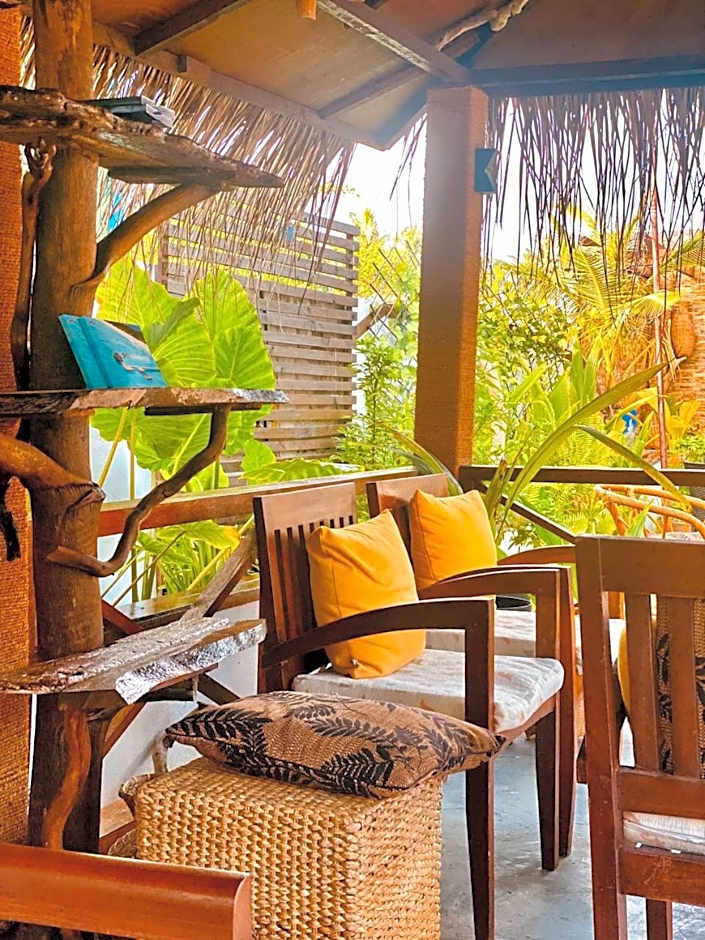 Himeyn Beach Inn - Ocho Homes by Eight Continents