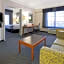 La Quinta Inn & Suites by Wyndham Dallas Arlington South