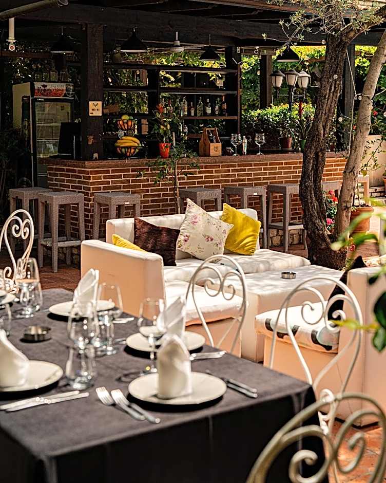 HOTEL VILA BELVEDERE