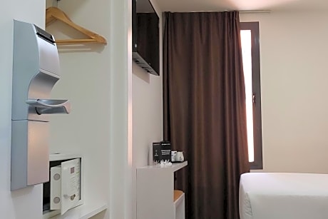 Double Room (Single Use)