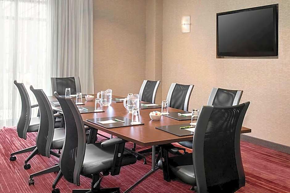 Courtyard by Marriott Newark Elizabeth