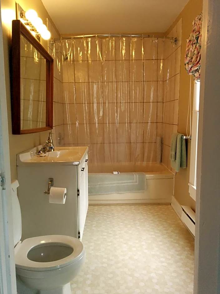 Fairmont House Bed & Breakfast