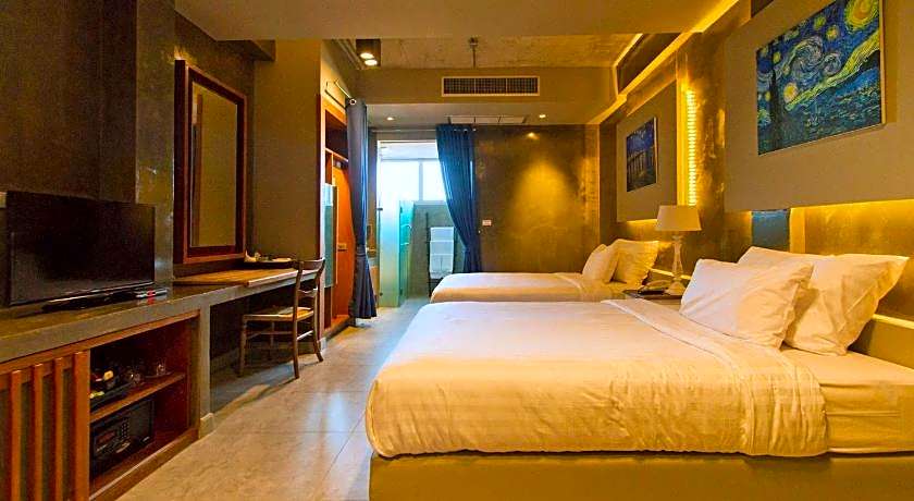 Kroque Boutique and Bistro Hotel