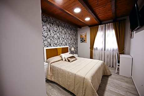 Deluxe Double Room with Shower