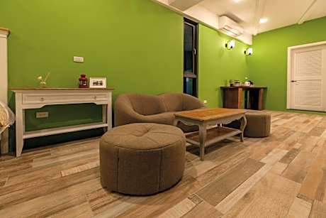 Superior Quadruple Room with bathtub