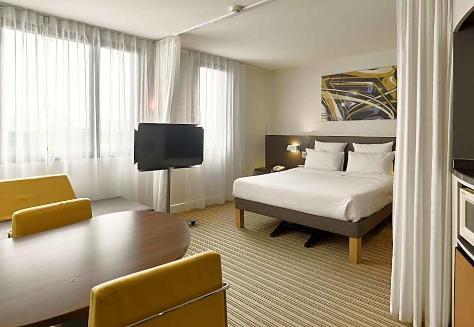 B&B HOTEL Vélizy Est