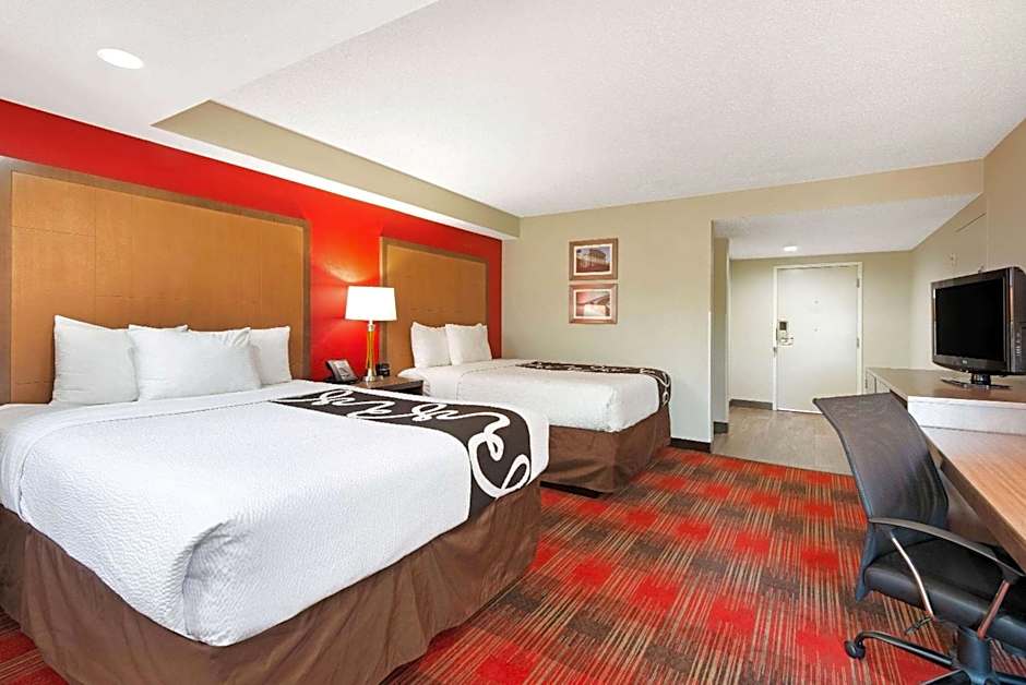 La Quinta Inn & Suites by Wyndham DC Metro Capitol Beltway