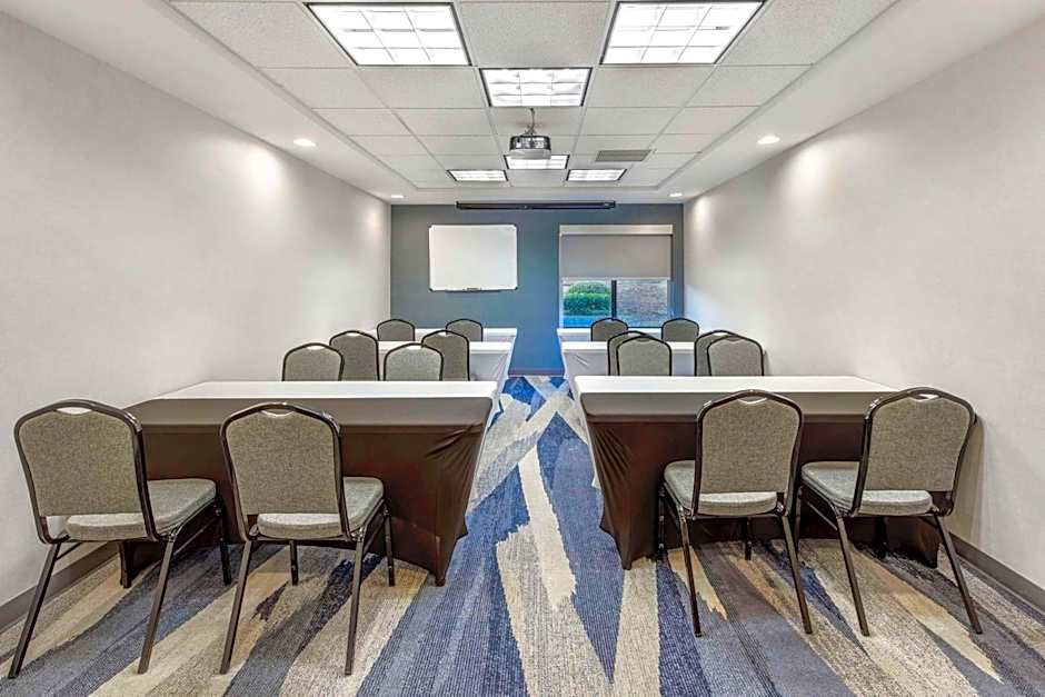 Comfort Suites Whitsett