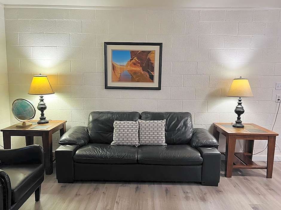 Lake Powell Motel & Apartments