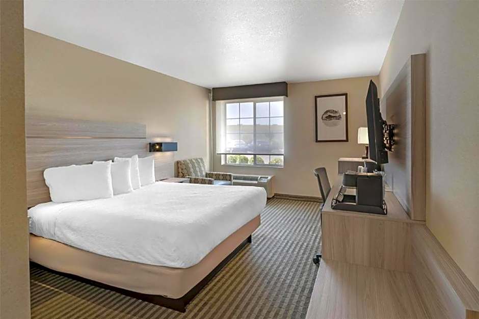 Best Western Plus Twin View Inn & Suites