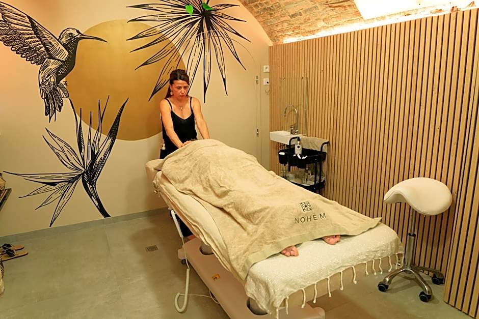 Une maison en ville, Hyper Centre ville, Spa