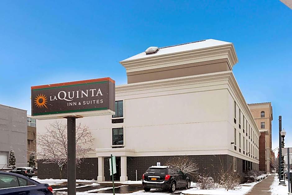 La Quinta Inn &amp; Suites by Wyndham Jamestown, NY-Downtown