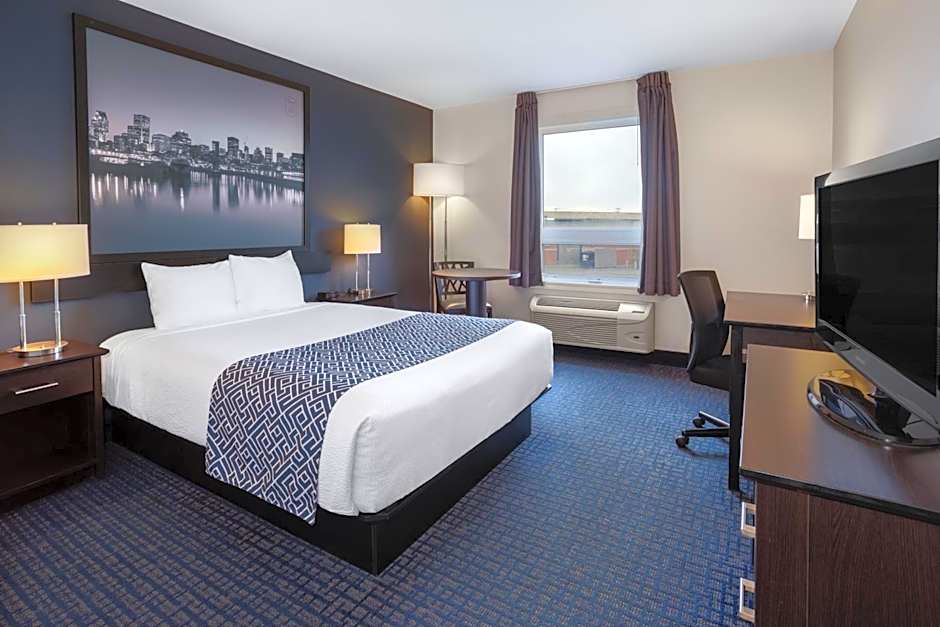 Super 8 by Wyndham Lachenaie/Terrebonne