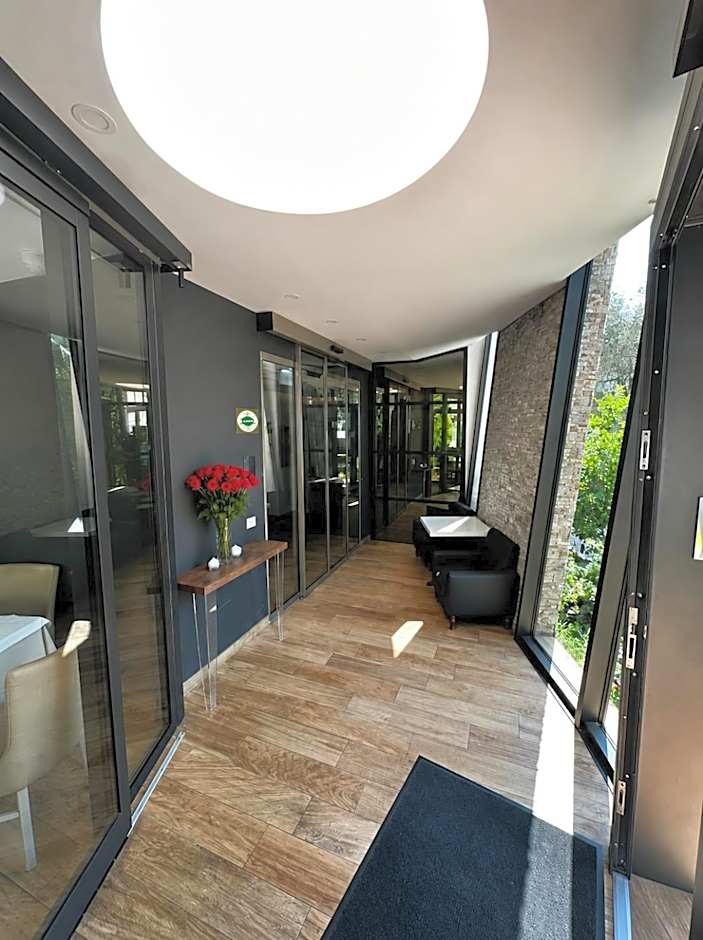 Athos Hotel