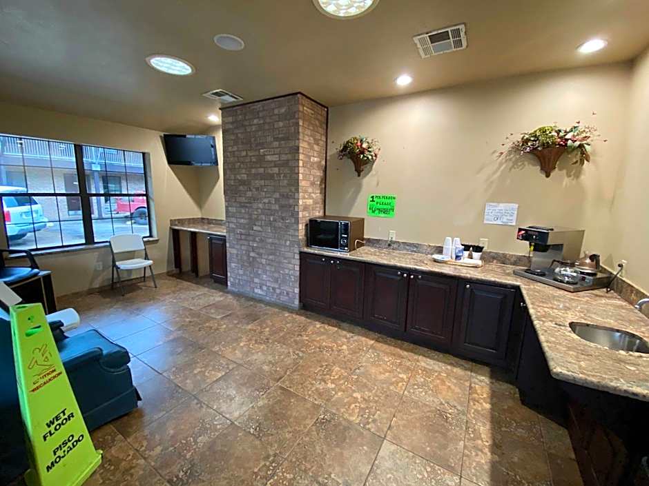 OYO Pinewood Inn & Suites Silsbee