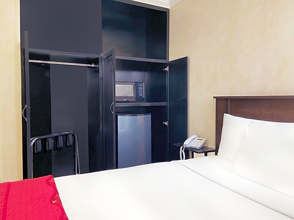 Nite Inn at Universal City
