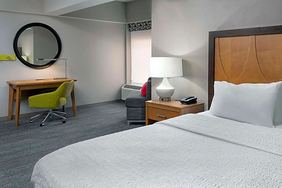 Hampton Inn By Hilton And Suites Clayton/St Louis-Galleria Area