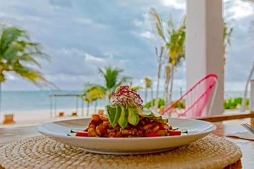 Punta Blanca Beachfront Suites