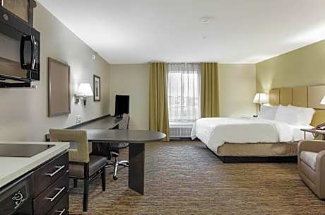 One-Bedroom King Suite with Dining and Sofa - Communications/Mobility Accessible