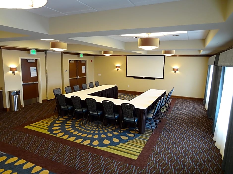 Glacier Peaks Hotel