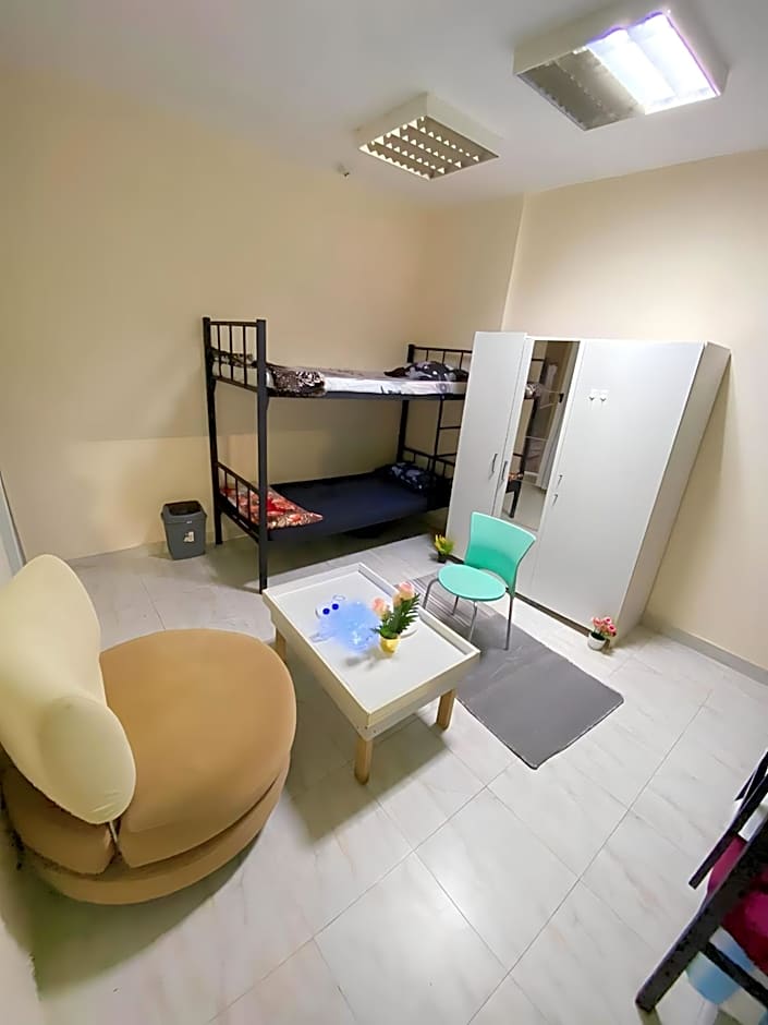 MBZ - Nice Bed Space "MEN"