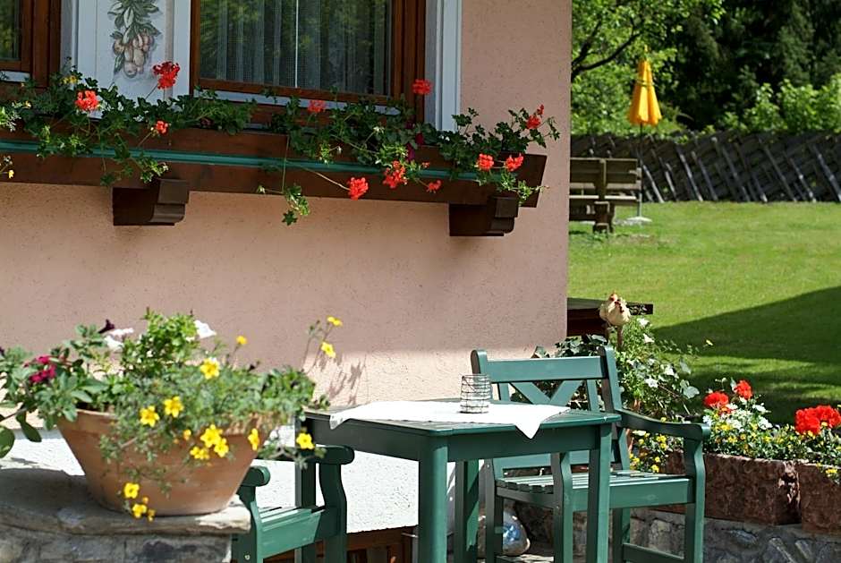 Landhaus & Appartementhaus Haussteiner