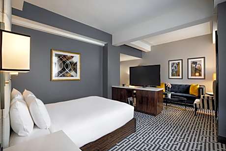 Guest room, 1 Queen, City view