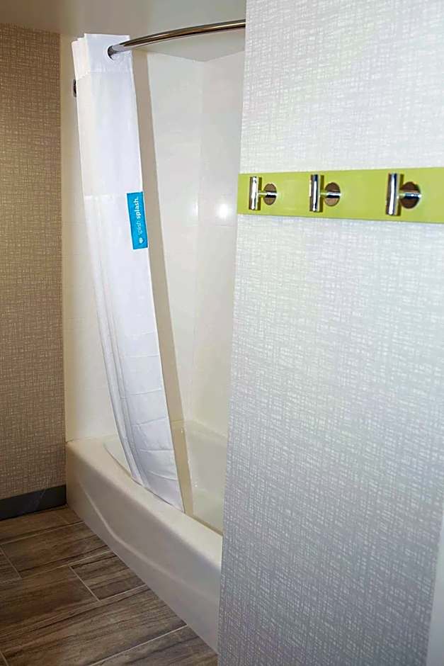 Hampton Inn By Hilton and Suites Dundee