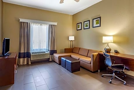 2 Queen Beds, Suite, Nonsmoking, Accessible