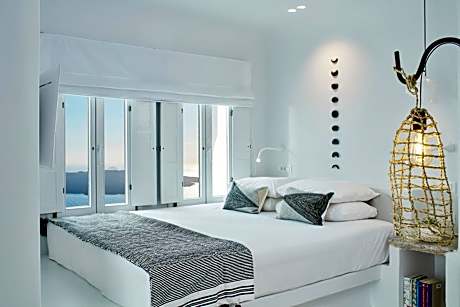 Cosmo Honeymoon Suite