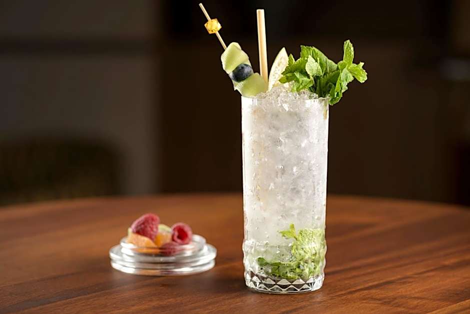 AC Hotel by Marriott Recoletos