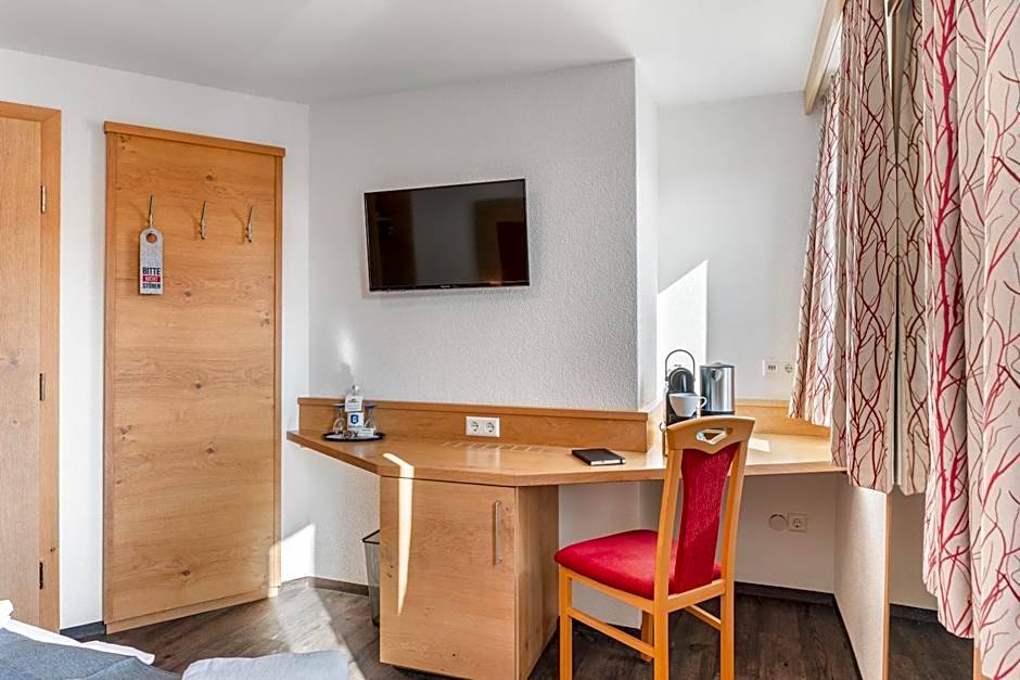 Landhotel Schwarzer Adler - Self Check In