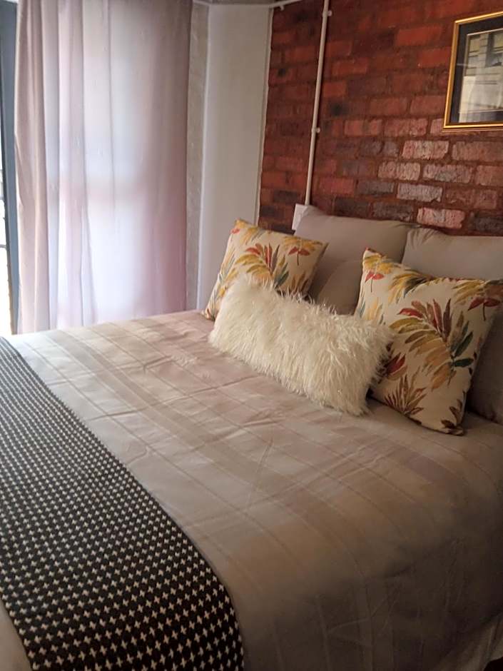 Royal Stina Hotel-style with Swimming pool