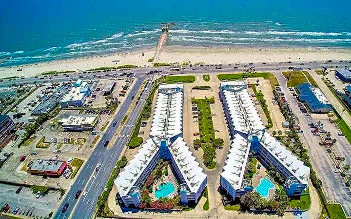 Cozy Galveston Beach Front Condo
