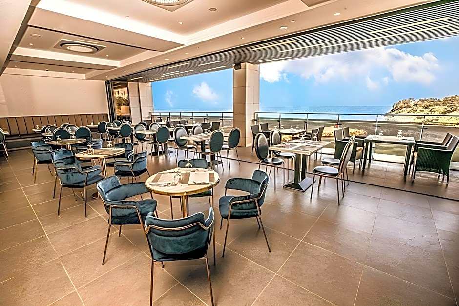 Dyne Oceano Hotel