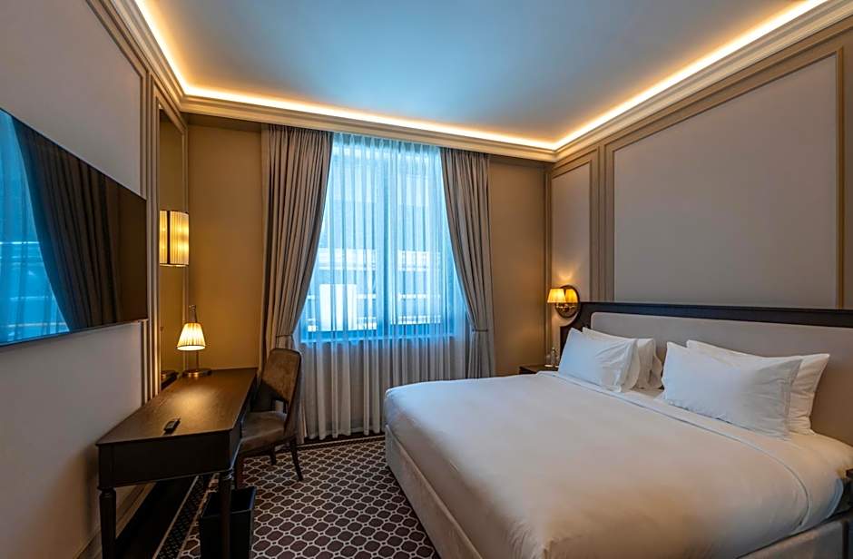 GoldenEye Hotel & Casino