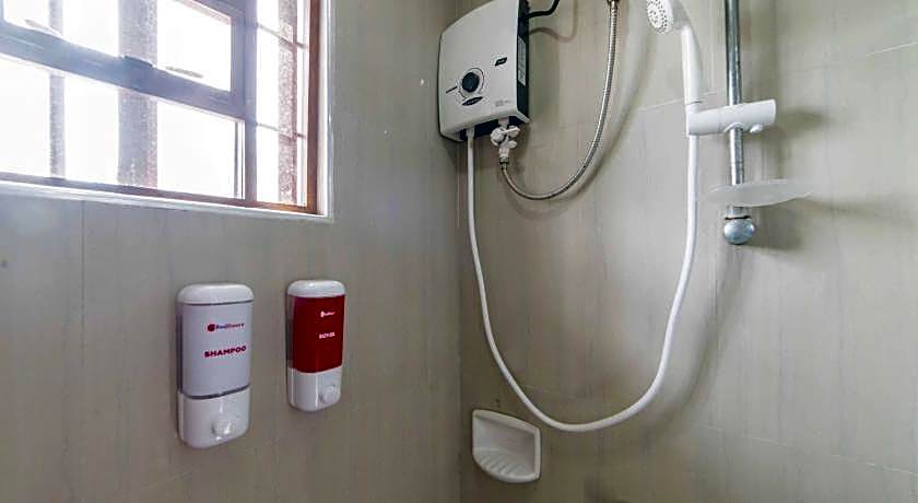 RedDoorz Plus @ Starhomes Olivianville